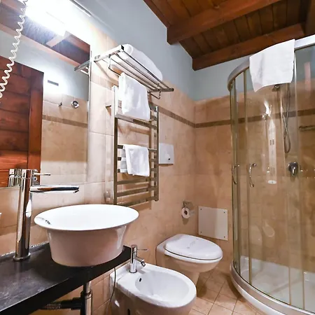 בית הארחה Zona Franca 3*